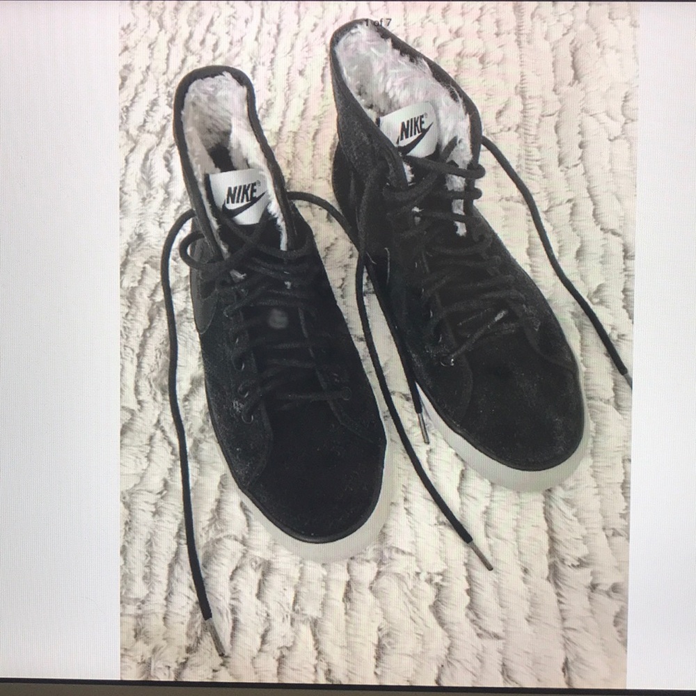 Nike Black Suede Fur Lining High Tops size 7.5